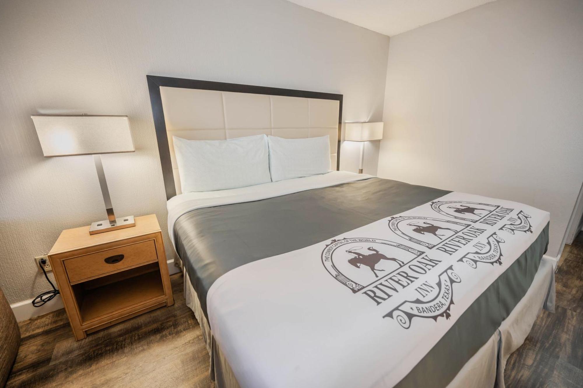 River Oak Inn Бандера Екстериор снимка